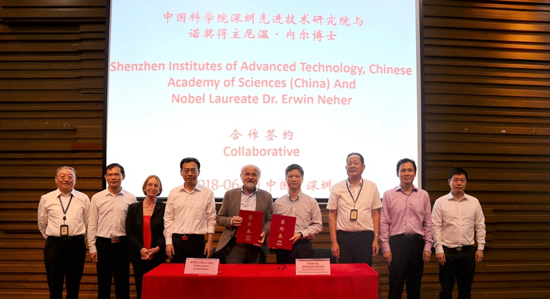 20180628金沙威尼斯欢乐娱人城大学副校长徐涛院士，深圳先进院副院长吕建成、许建国，深圳市科创委王绍文博士，深圳先进院脑所所长王立平等见证了签约。.jpg